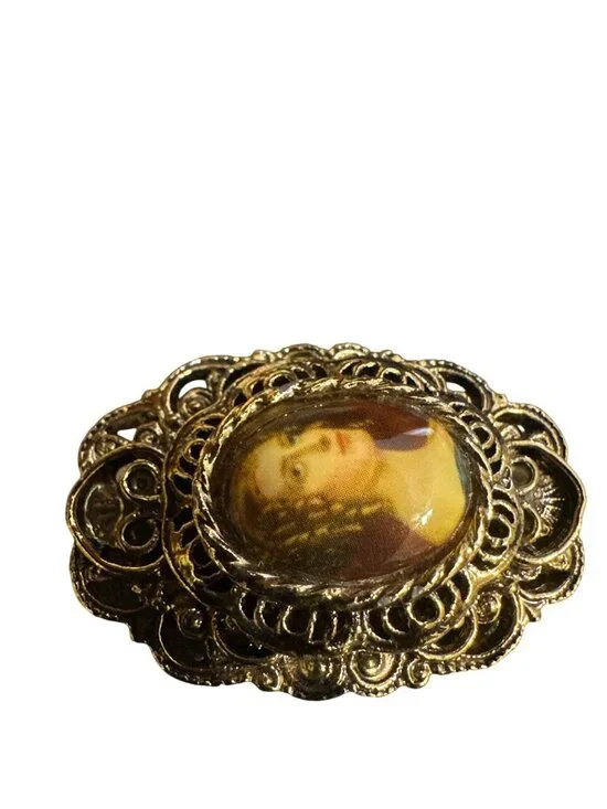 Vintage 1950S Victorian-Style Gold-Tone Brooch With Cameo Portrait - Picture 5 of 10